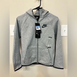 Nike Tech Fleece - Boys Medium